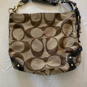 Nice Coach Classic bag.